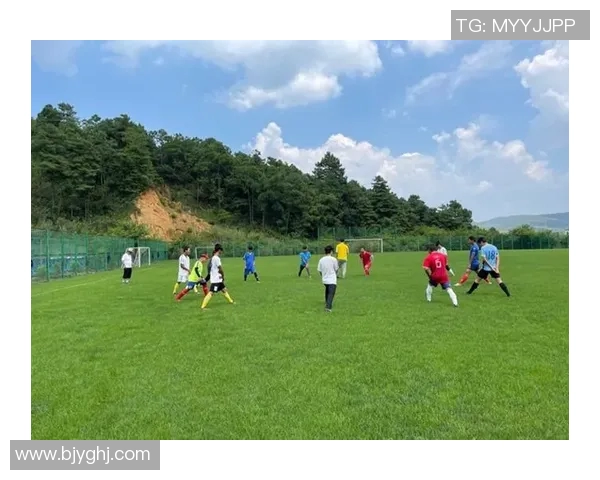 盲人足球队的拼搏与梦想在绿茵场上绽放光彩